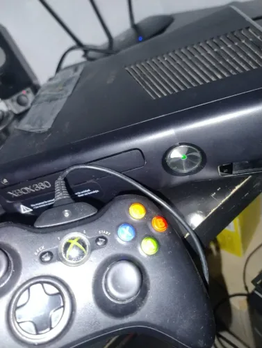Xbox 360 Slim RGH ( DEFEITO )