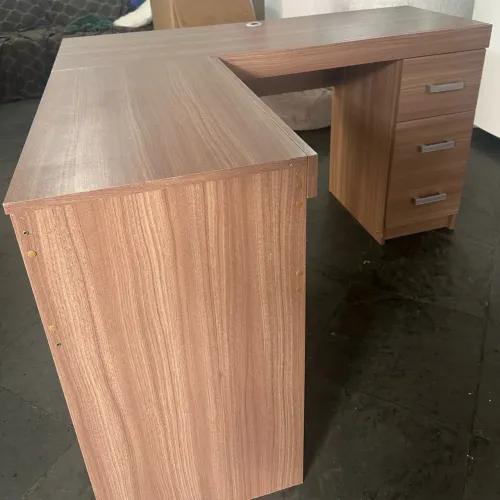Mesa para escritório estilo L com 130m largura