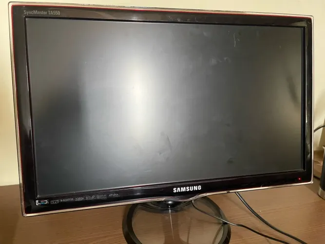 TV Monitor LED Samsung de 21,5" Série 5