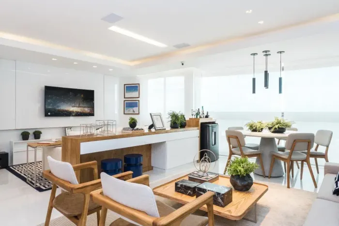 Oportunidade 100% Reformado |Alto Padrão | 3 Suítes | 3 Vagas Cobertas | Vista Mar| Petróp
