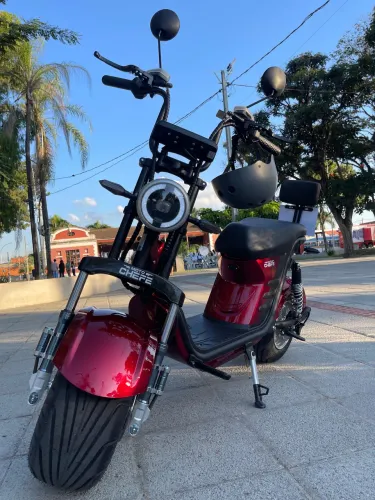VENDO MOTO SCOOTER ELÉTRICA ORIGINAL MOTO CHEFE NACIONAL 1000W IMPECÁVEL NÃO PRECISA CNH 