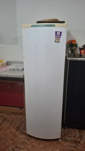 Geladeira Consul 280L, usada, em perfeito estado.