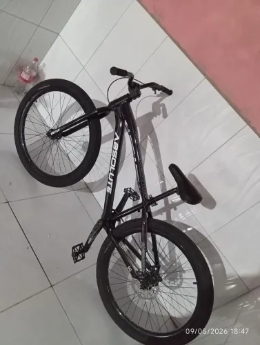 Bicicleta absolute Brutus aro 26
