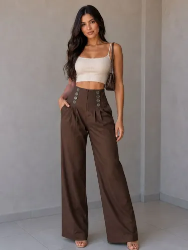 Calça pantalona com abotoamentos