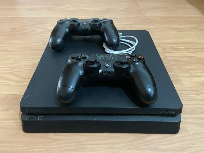 Ps4 slim 2 controles 