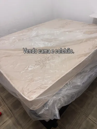 Vendo cama Box e colchão