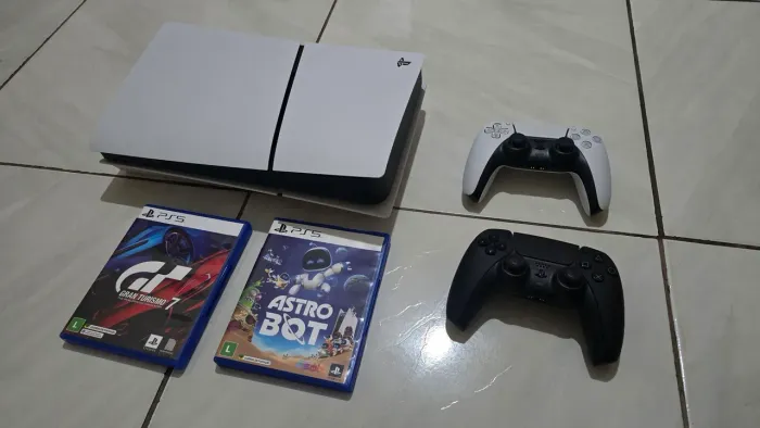 PS5 Slim com leitor de disco
