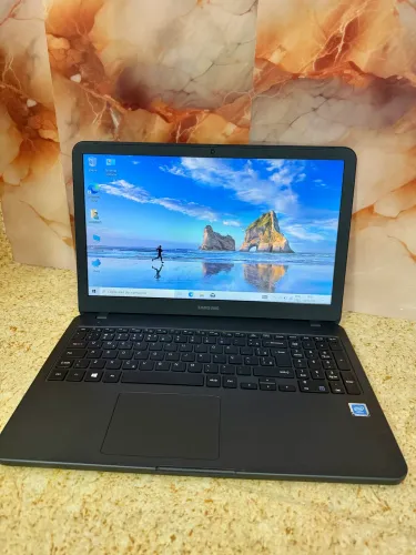 Notebook Samsung impecável ! Aceito cartão