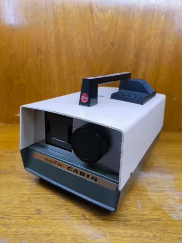 Projetor de Slides Auto Cabin - Excelente Estado (110V)