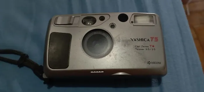Camera Analógica lendaria Yashica T5 (made in Japan) by Kyocera, sem testes, otimo estado