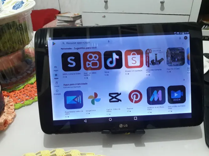 Tablet lg v700