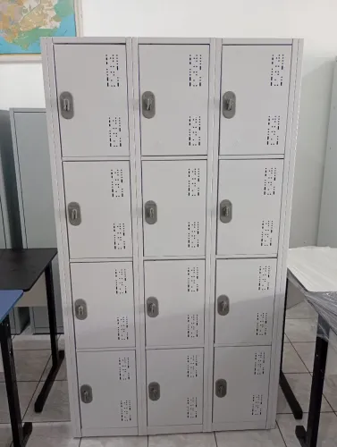 Armário vestuário 12 portas .