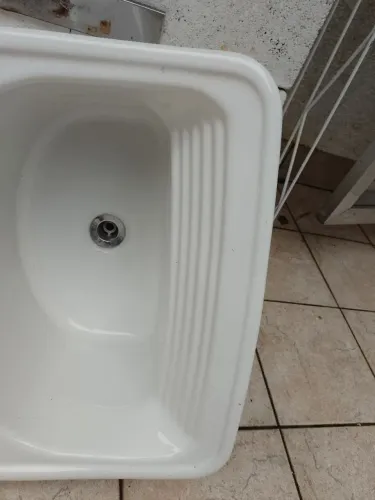 Tanque deca de louça, branco, novo ( a Retirar)