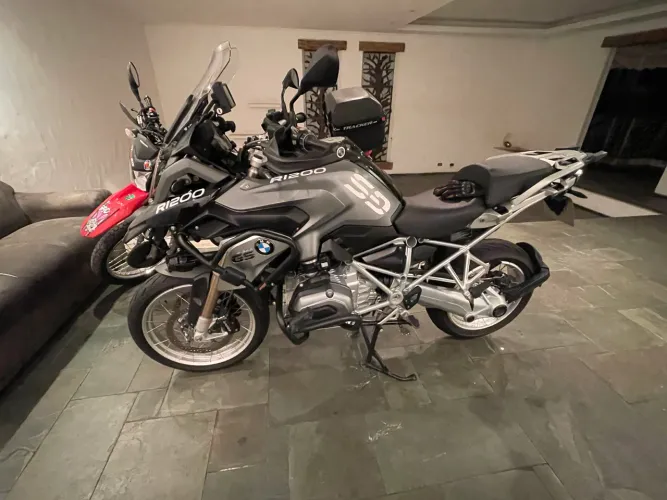 BMW R1200 GS com os 3 baús e gps incluídos