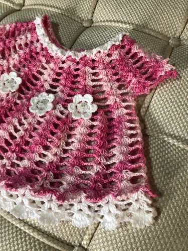 Vestido em crochê para bebê