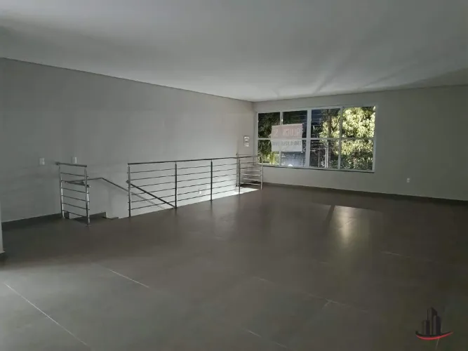 Sala Comercial localizada em Avenida no Bairro Estados Unidos , ótima localização contendo