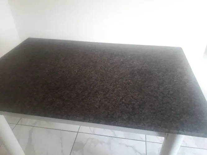 Mesa granito 1.20 x.080 sem cadeiras