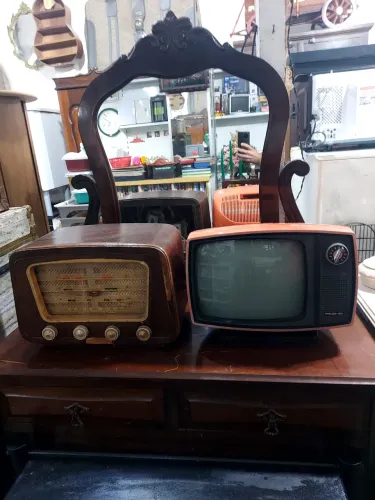 Rádio e tv antigo