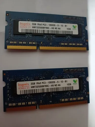 Duas memórias de 2GB para notebook