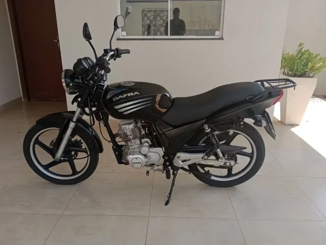 Dafra Speed 150. Moto com tudo em ordem por preço de sucata!!!