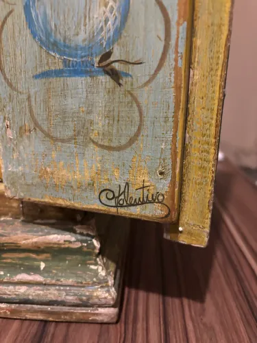 Capelinha em madeira