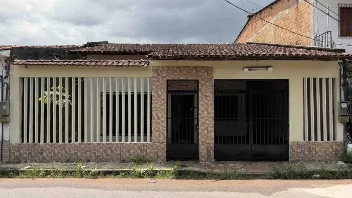 Casa para venda o imóvel possui 200 metros quadrados com 3 quartos em Una - Belém - PA