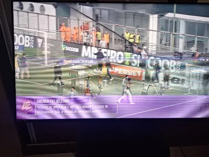 Vendo tv Philco Roku 50 polegadas . Para retirada de peças. 