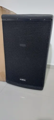Caixa ativa KSR PRO 1000W RMS.