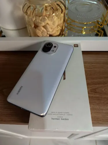 Mi 11 256  gb 12 ram 