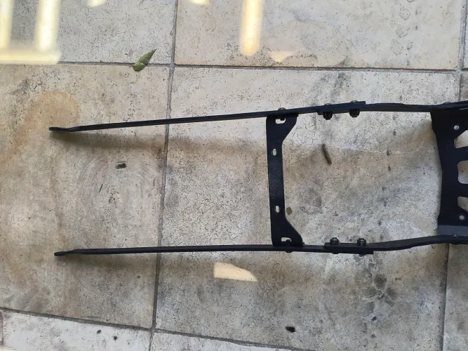 Suporte de baú para r3/Mt03