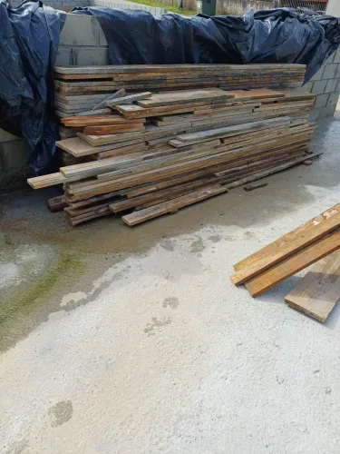 vendo 31 tabua de 25 caixaria mais agumas réguas de requadro e algumas tabuas