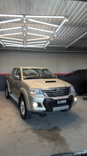 Toyota Hilux CD SRV D4-d 4X4 3.0 TDI Diesel AUT 2013