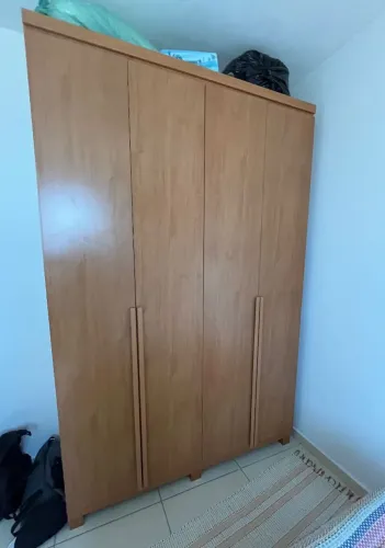 Guarda roupa 4 portas