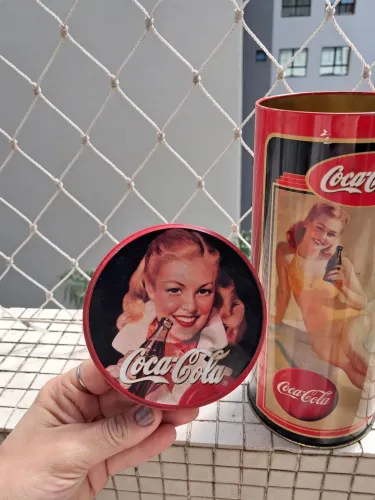 Lata ORIGINAL 1980 coca cola vintage em metal