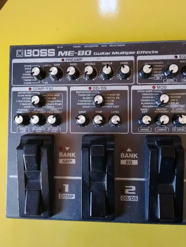 Pedaleira Boss Me-80
