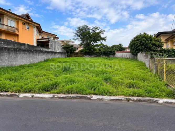 Terreno à venda em Interlagos - São Paulo