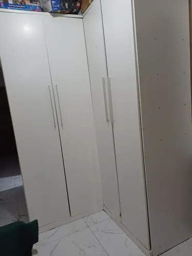 Vendo guarda-roupa em formato de L