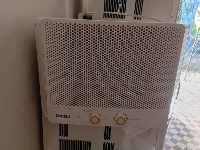 Ar Consul de janela 7,500 BTUs