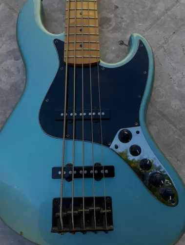 Tagima jazz bass 5c