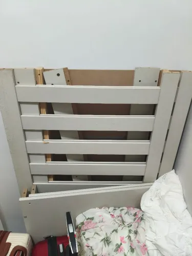 Berço Desmontado com todos os parafusos