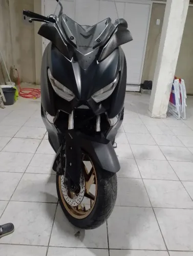 XMAX 250 muito Nova