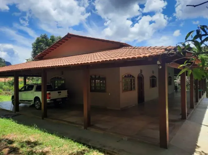 Vende-se chácara de 14 alqueires, com 3 quartos sendo uma suíte em Pirenópolis - Go