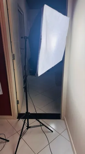 Softbox com Tripé para Iluminação Fotográfica/Vídeo - Excelente Estado