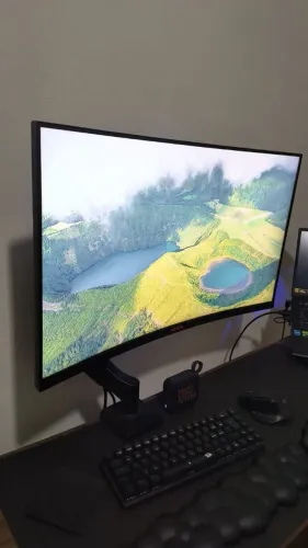 Monitor curvo AOC AGON