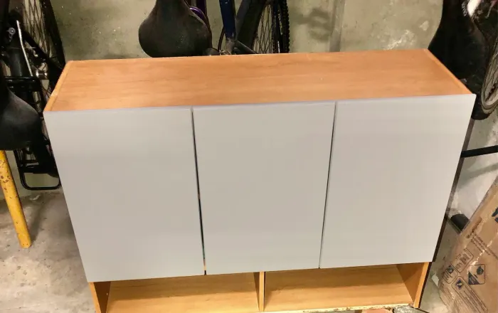 Vendo esse armário de cozinha 3 portas