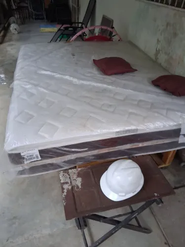 Colchão casal pouco usado vendo