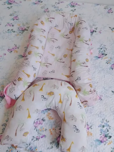 Ninho mais mofada amamentação Pouco usado pra bebê 0 a 6 meses !