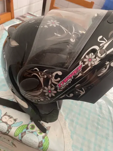 CAPACETE ESCAMOTEAVEL