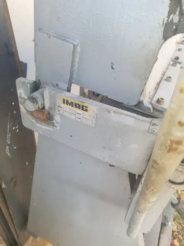 Dobradeira de chapas IMAG com 2000 mm