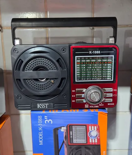 Rádio Recarregável com Bluethooth